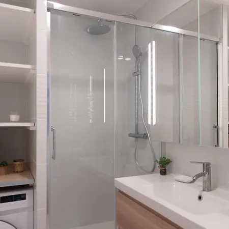 Apartmán Quiet Studio With Balcony Near Downtown Montrouge